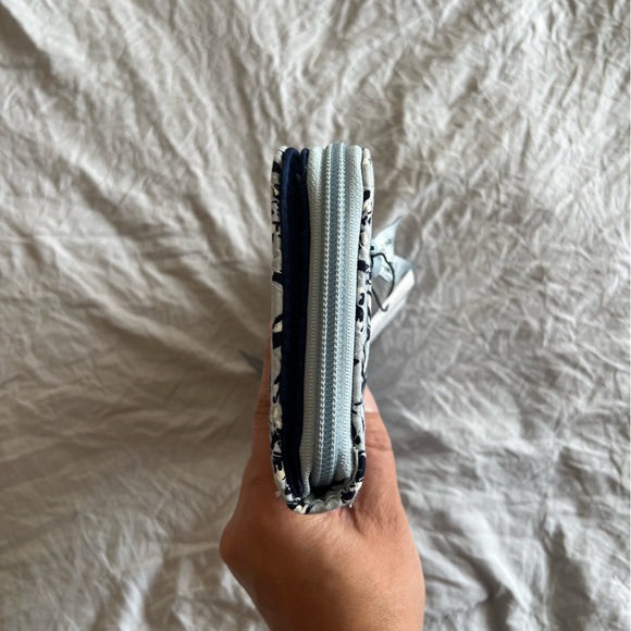 Vera Bradley RFID Turnlock Wallet - Perennials Gray - Picture 4 of 14